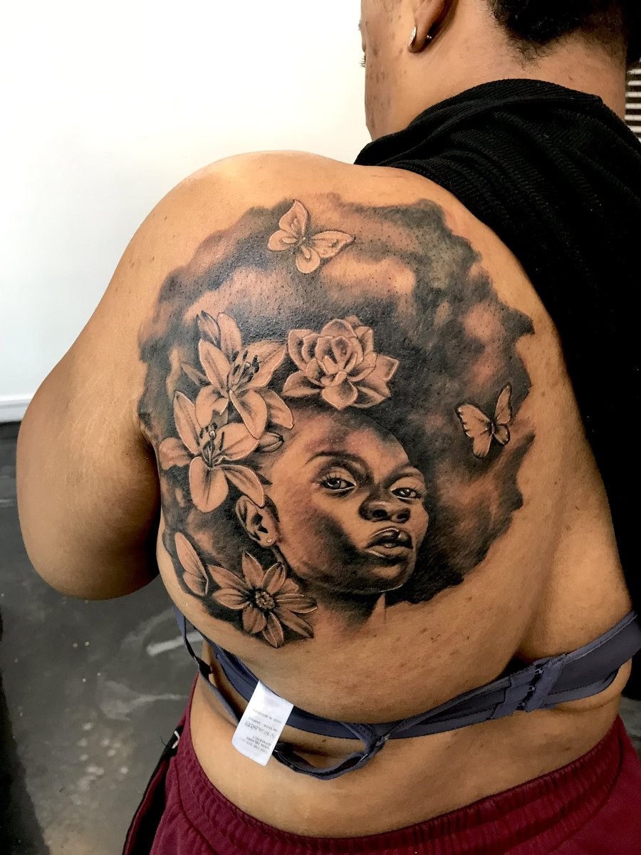 Cover up I did yesterday 🌼🌺
*booking link in bio, booking for October 
Follow on Ig for more work 

#fyp #explorepage #fineart #art #mecca #coveruptattoo #tattoos #backtattoos #shouldertattoos #tattoosonwomen #tattoosonblackskin #darkskinbodyart #rva #dmv #eastcoast