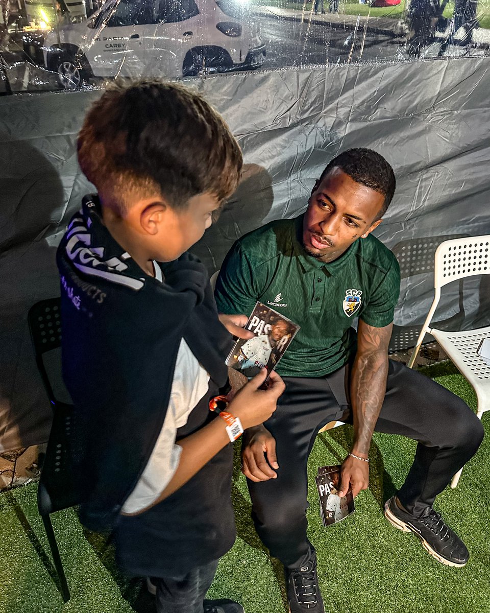 SCFarense_'s tweet image. Ontem foi a vez do Pastor, Ricardo Velho e Mattheus Oliveira irem ao nosso espaço no #FestivalF 🤩

Podes encontrar-nos em frente ao Palco Ria (principal) e adquirir produtos oficias do clube.🦁🖤🤍