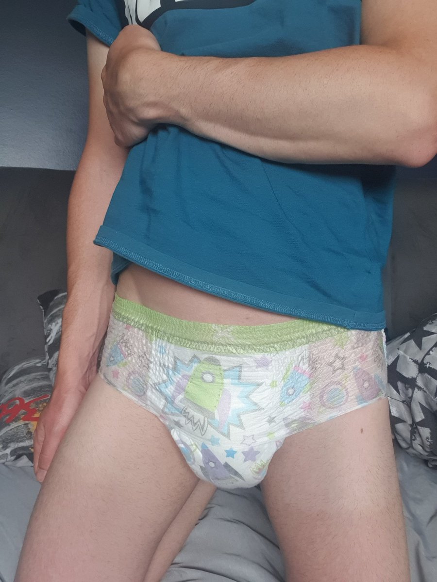dryniteskid's tweet photo. NEW Ninjamas, the designs are soo cute.

They only came to the UK last September and they're changing design already, drynites should take some notice 🙁 #huggies we want new #drynites 

#ninjamas #abdl #diaperboy #dl #tbdl https://t.co/16mXNRn00s