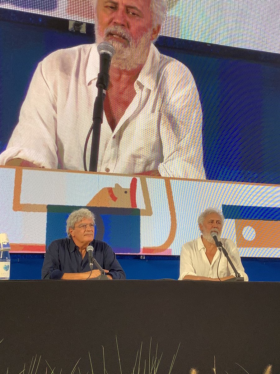 Einaudieditore's tweet image. «LA BELLA CONFUSIONE è un libro sulla fragilità che sta alla base dell’ideazione, del farsi e della fruizione di due film poi considerati capolavori, Il gattopardo e 8 e 1/2».
Francesco Piccolo
#FestLet