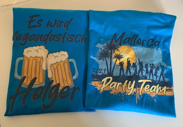 DeichpunkDesign's tweet photo. Der Urlaub wird sicherlich legandastisch!

Coole Wunschshirts für den Party Urlaub! Damit das Team sich auch im wilden getümmel immer wiedererkennt!
Du brauchst auch Party- oder Teamshirts? Na worauf wartest Du noch, schreib mir!

#wünsche #shirt #dft #dtfprinting #printshop https://t.co/EXdlmfIkzi