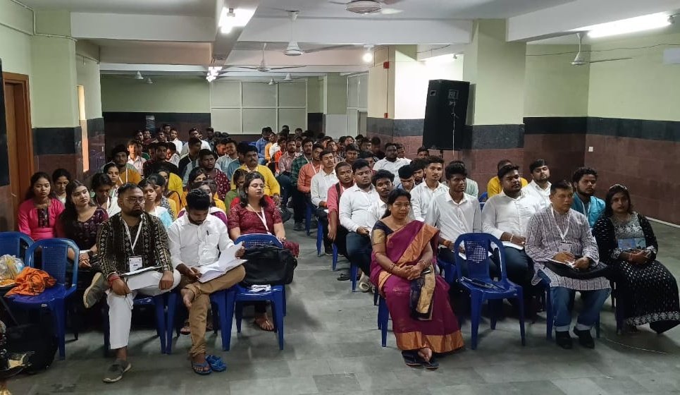 ଏବିଭିପି ଓଡ଼ିଶାର ପ୍ରାନ୍ତ କାର୍ଯ୍ୟକାରିଣୀ ବୈଠକ ପୁରୀଠାରେ କ୍ଷେତ୍ରୀୟ ସଂଗଠନ ସମ୍ପାଦକ ଶ୍ରୀ <a href="/apangshushil/">Apangshu Sekhar Shil</a>, ପ୍ରାନ୍ତ ସଙ୍ଗଠନ ସମ୍ପାଦକ ଶ୍ରୀ <a href="/BailochanSahuOd/">BAILOCHAN SAHU</a>, ରାଜ୍ୟ ଉପ-ସଭାପତି ଅଧ୍ୟାପକ <a href="/AjitKumarDala13/">Ajit Kumar Dalai.</a> ଓ ରାଜ୍ୟ ସମ୍ପାଦକ <a href="/Arijeetodisha/">Arijeet Pattanaik 🇮🇳 ଅରିଜିତ୍ ପଟ୍ଟନାୟକ</a> ଙ୍କ ଦ୍ବାରା ଦୀପ ପ୍ରଜ୍ଜ୍ୱଳନ ପୂର୍ବକ ଉଦଘାଟିତ ହୋଇଯାଇଛି।
#ABVPSECPuri