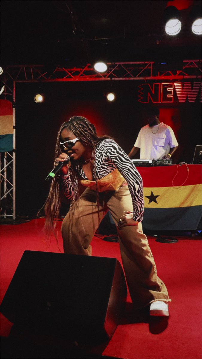 _tee_kae's tweet photo. Paris! 🇬🇭#teeworlds #asakaaboys! https://t.co/nxpBDQUfQZ