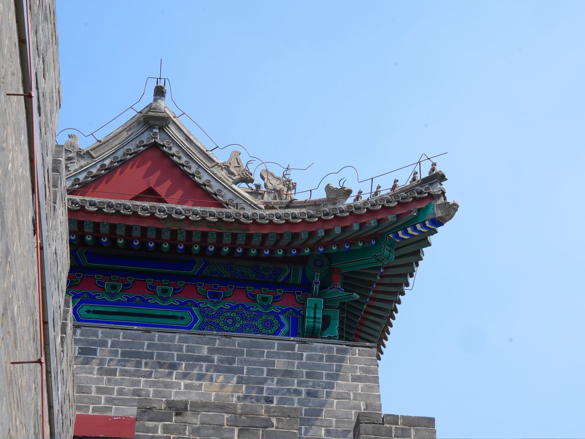 VisitBeijingcn's tweet photo. In #Beijing, there's a discreet yet enigmatic destination known as the Zuo'anmen #CornerTower. The recently reconstructed #attraction not only stands as a beacon of traditional Beijing culture but has also been transformed into a free and accessible library. #VisitBeijing https://t.co/MIcP6AOQ0k