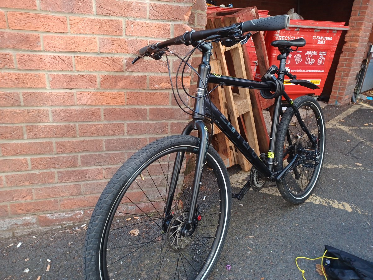 MPSChampionHill's tweet photo. Your local police have recovered a stolen bicycle (pictured) alongside some bike stealing tools. If this is your bicycle, please get in touch with us on ChampionHill.SNT@met.police.uk https://t.co/16OsB83Oam