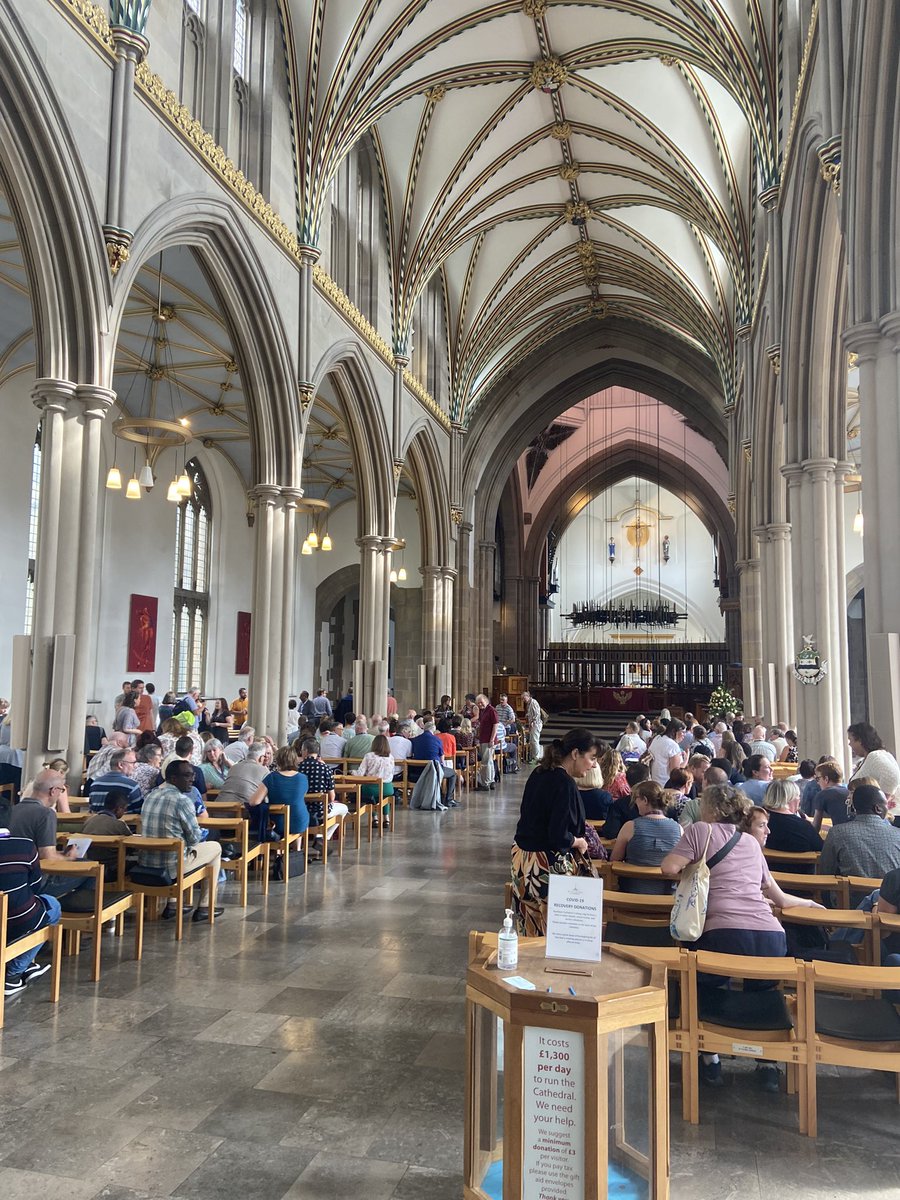 leydenmichael's tweet photo. Tremendous start to @EmmanuelTheoCol - the whole College community gathered for commencement Eucharist & now the induction of our new students @cofelancs @DioManchester @LivDiocese @CarlisleDiocese @ChesterDiocese @SodorManDioces1 #ChristCentred #HopeFilled #MissionOrientated https://t.co/junbfFDbFW