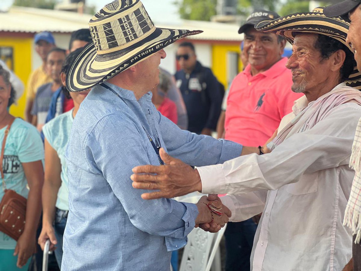 Agradecimiento a la comunidad de nuevo Achí -  Aqui en el sur de Bolívar. Estamos listos para trabajar juntos y cumplir con las expectativas del pueblo en el Gobierno del cambio. 
#CompromisoConLaComunidad.