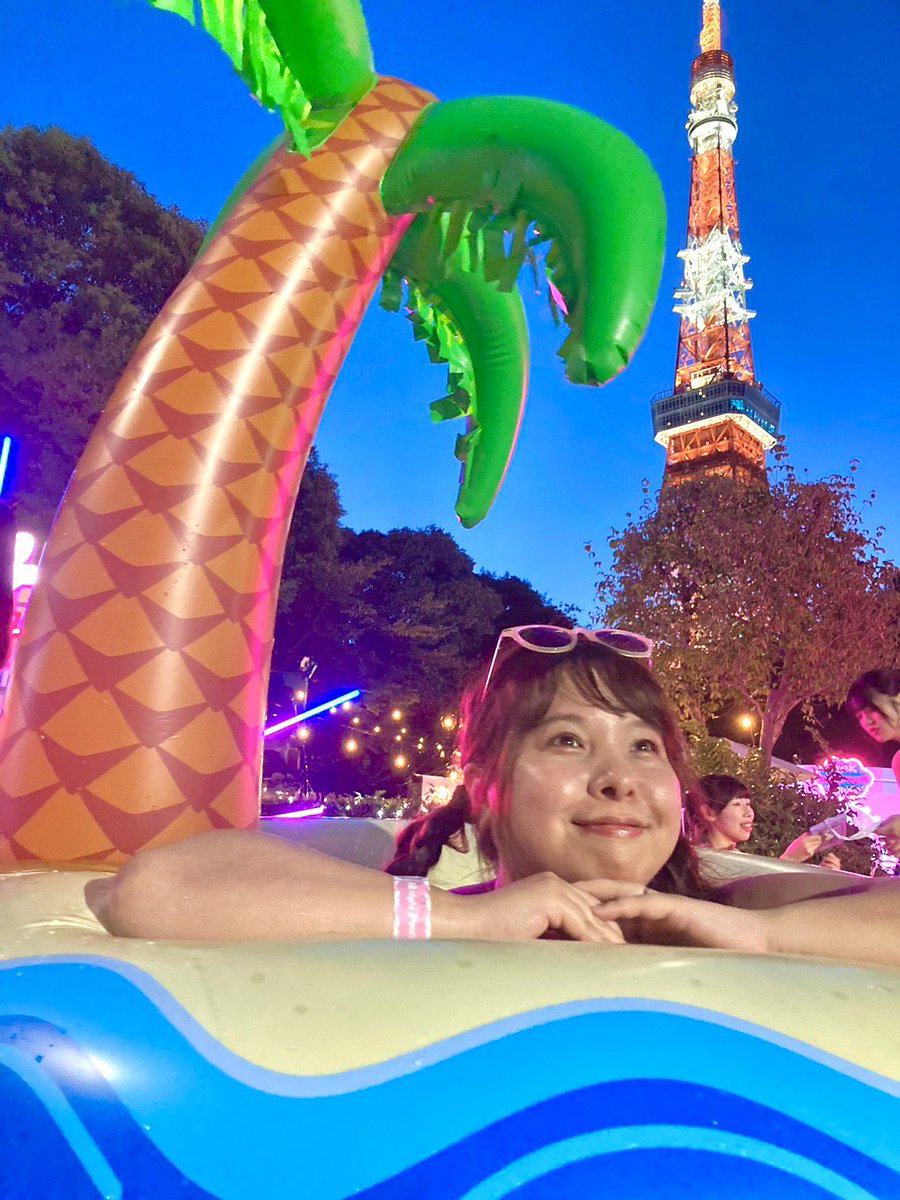 🌷みなみ🌷

こんばんは✨
先日、ナイトプールなるものへ
行って参りました☺️
東京タワー眺めながら、可愛いフォトスポットに囲まれて、胸のキュンキュンがとまらない一日でした☺️🛟