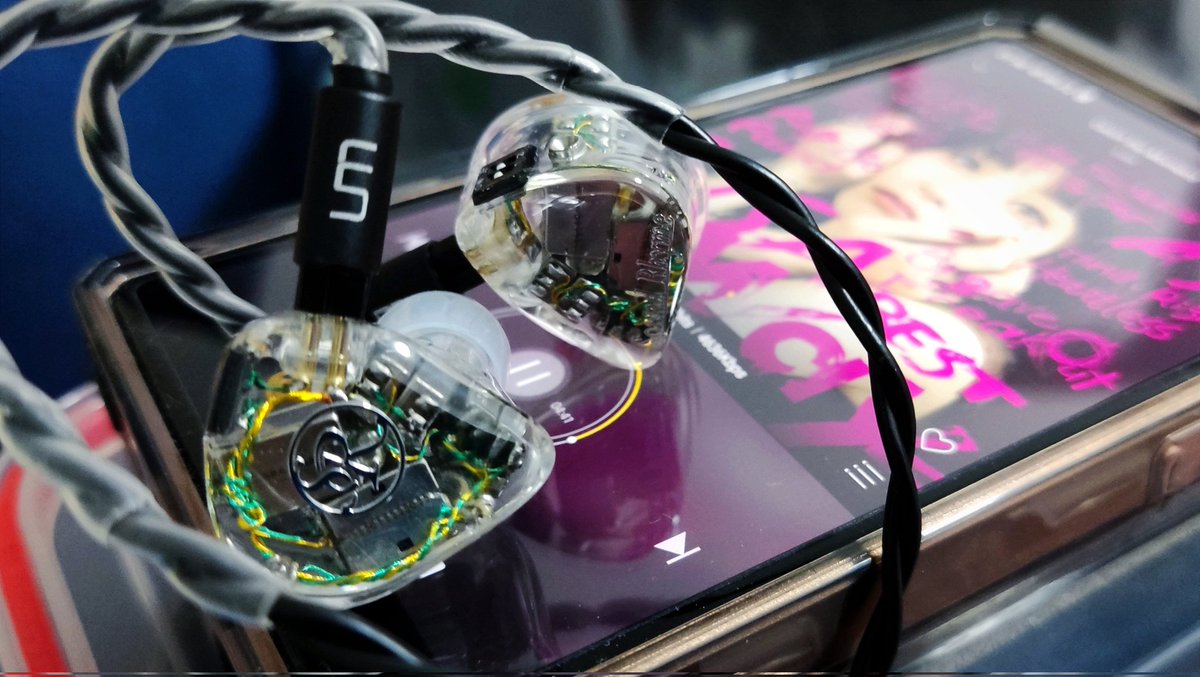 1C6X4peYYhTX6ts's tweet image. 先程散々店で聞きましたがちゃんとした音で聴き直す♪
#SoundRhyme
#SR8
#LISA
#CatchTheMoment