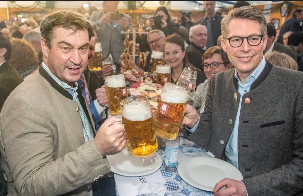 botsche's tweet photo. So regiert der #Maggus
in #Bayern mit der #CSUKorruption https://t.co/5Omu1hUset