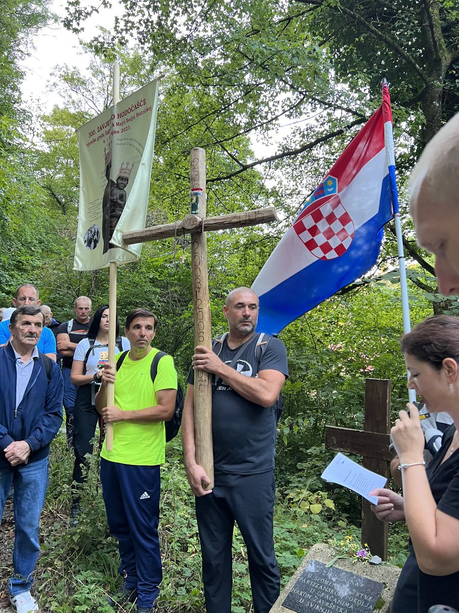 Danas hodočastimo u Mariju Bistricu. Krenuli u 5.00 od Kaptola. Prekrasno prijepodne na Medvednici. Sad do Laza pa do Majke Božje Bistričke. <a href="/zgnadbiskupija/">Zagrebačka nadbiskupija</a>