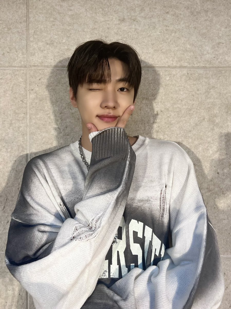 [📸] 230909 미니레코드 밋앤콜 팬사인회

👋 🐱😎

#재찬 #JAECHAN
#JCFACTORY
#Hello