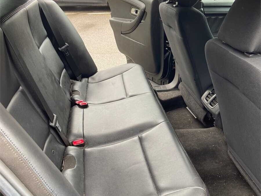 municibid's tweet image. Whether it's your daily commute or a new adventure, this 2014 Ford Taurus AWD is ready to roll. 🚗🛣️🌟 mbid.us/3r1h8Ms
⚠️ no A/C
📍 Jamestown, RI

#fordtaurus #ford #taurus #police #policeinterceptor #policecar #adventure #sedan #car #forsale #auction #carforsale