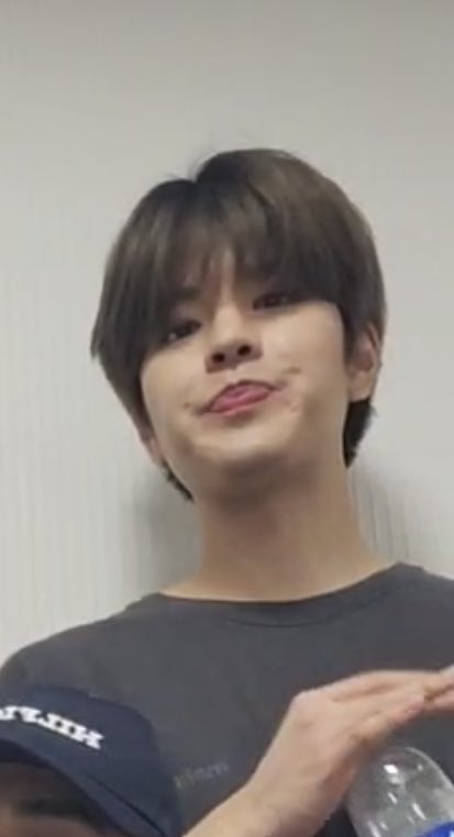 st4y_o's tweet photo. Cuteracha 🤭
#JEONGIN #SEUNGMIN https://t.co/8pjMbNxbtG