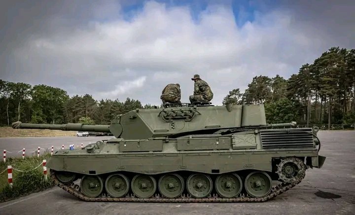 JustusUwakwe's tweet photo. Delivery of the first 10 #Leopard 1A5 tanks, provided by #Denmark, #Germany, and #Netherlands, to #Ukraine has been confirmed by the #Danish Ministry of Defense. 🇩🇰🇩🇪🇳🇱🇺🇦 #LeopardTanks #Ukraine #Verbove #Novoprokopivka #Robotyne #Tokmak #Orkhiv #Melitopol #Berdyansk #Romanivske https://t.co/Zv0TMWhct0