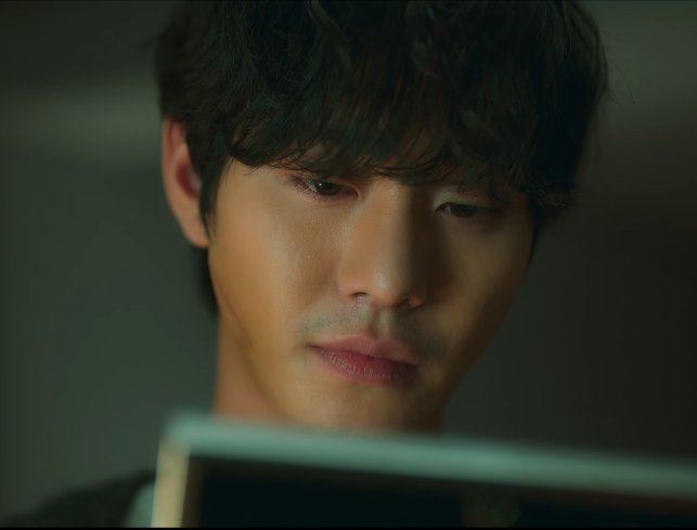 lsg_airen13's tweet photo. I AM SO CONFUSED WHAT'S HAPPENING ANYMORE AAAHHHH.
This man is Siheon but there is also another Siheon in the body of Yeonjun at the moment? How many times did he try to travel in time already? 👀

#ATimeCalledYou
#ATimeCalledYouEp8 https://t.co/4Gv8uvghuz
