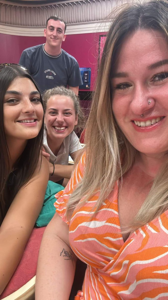 WalpoleDunn's tweet photo. Last night #TeamWD took a (temporary!) break from the #km4rem challenge and took to the…bingo hall🖍️🙋🏻♂️😆🤓🤔
No winners for us this time, but a great night nonetheless! 🍻🍹
#teamnightout #bingonight #accountants #somerset https://t.co/5hX2SW4J3L