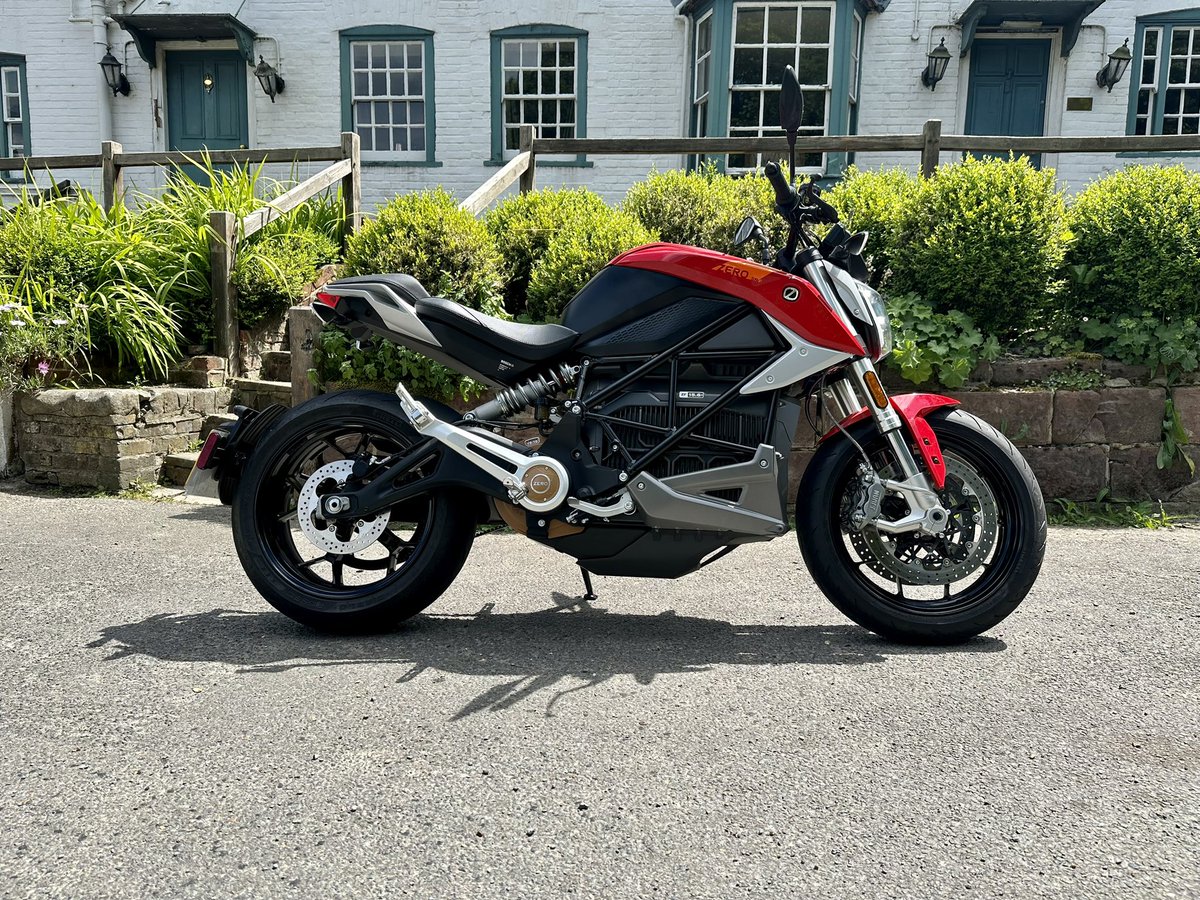 KatrinaASDM's tweet photo. @IAMRoadSmart Zero SR-F fully electric motorcycle. Acceleration is phenomenal. We do still have a few petrol engines motorbikes too though 😊 https://t.co/ZMzPTvOEz5