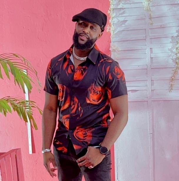 djikkdjembedor's tweet photo. CHEBOSS se prépare pr la sortie 2 son nouveau clip“Mberé Boré” sur Youtube.1 très beau clip époustouflant à ne pas rater.Le teaser du clip a déjà atteint des milliers 2 vues, créant une énorme attente parmi les fans. Ds ce clip, CHEBOSS nous emmène dans un voyage visuel captivant https://t.co/vp6EpnFg2x