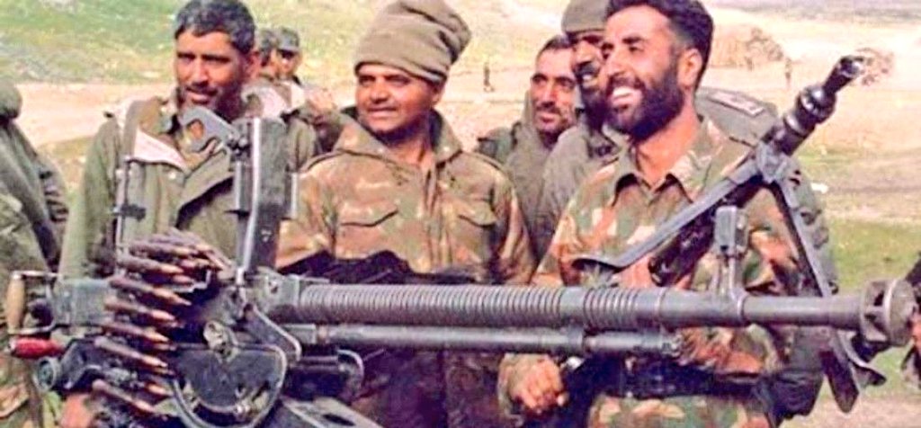 IndiaHistorypic's tweet photo. 1999 :: Captain Vikram Batra 

" Ye Dil Maange More " https://t.co/2mdxWQ6IT8