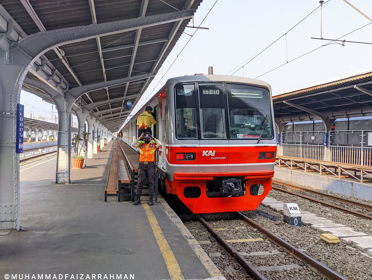 yoasobiloved's tweet photo. #fotosepur #tm05 #tokyometro05 #tokyometro05series https://t.co/PdCKSqW315