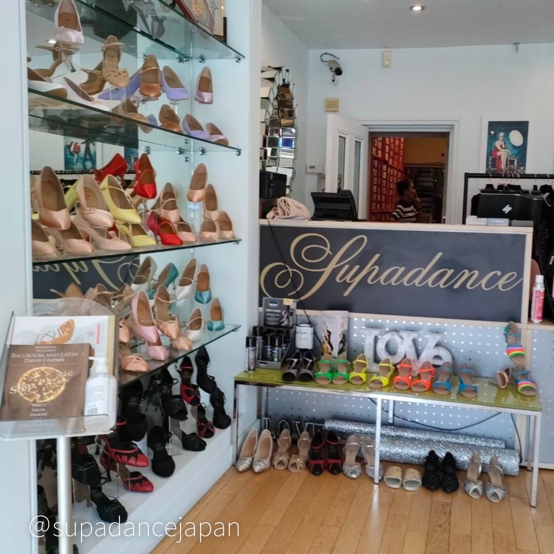 supadancejapan's tweet photo. スーパダンス・ジャパン代表 樋口理一郎が、
英国SUPADANCE社を訪問しました✨
現地では、ショップ・オフィス・工場を見学して参りました🙌
#ダンスウェーブ #スーパダンスジャパン #supadance #supadancejapan #社交ダンス #競技ダンス #ダンスシューズ #秋葉原 https://t.co/lj9PVDPE5v