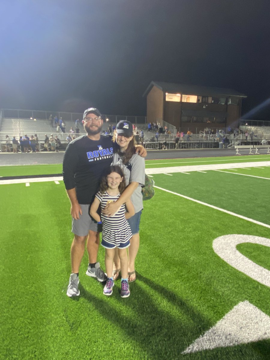 Coach_Winstead's tweet image. The Royals picked up their first varsity high school win last night!! Big time!!