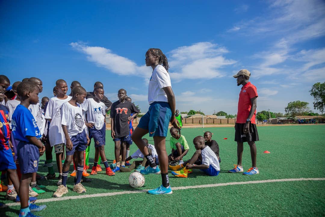 Amy Lasu tweet media