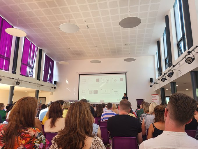 BBCRosAtkins's tweet photo. Great fun speaking at the researchED education conference (h/t @MsGHist for the photo). Thanks too to those of you who came to the bookstall. Sorry we ran out of copies! If you're still keen, you can pre-order The Art of Explanation here. It's out Sept 14 https://t.co/IQ3bElmslW https://t.co/3FUw41WZAp