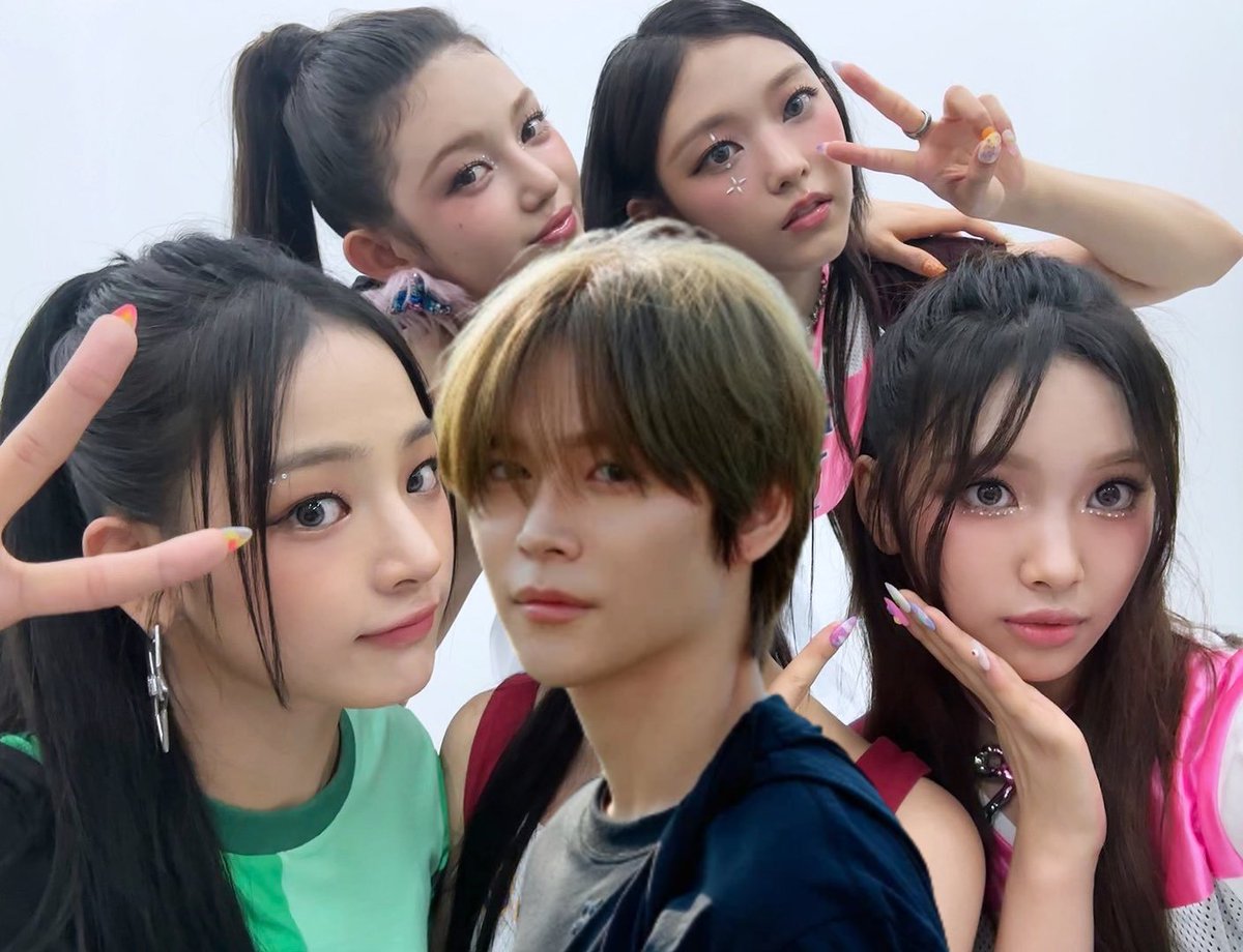 BuddysTria's tweet photo. Pokoknya makasih udh support kita semua, semoga kedepannya kita masih bisa interaksi lagi, main CA bareng lagi.. Semangat bonding??! Makasih banyak.

UEE 😭🥺💧 Eu 💧💧 E E 😭😭 E EUE 🥺🥺😭 UUUUE 😭🥺💧🥺😭. Salam Newjeans! https://t.co/FdYNqJbqdh