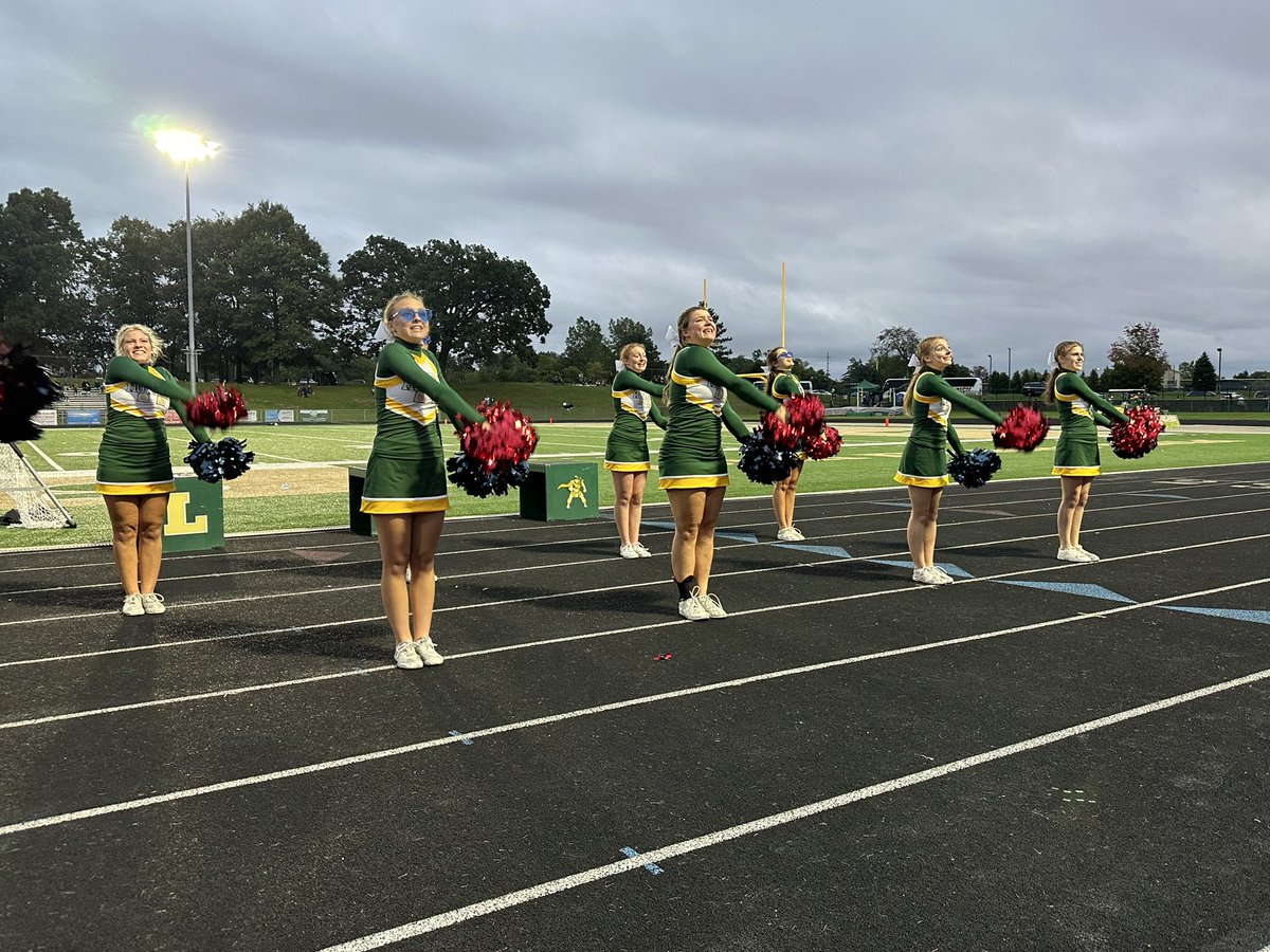 Howell__Cheer's tweet photo. Great night cheering on our team over Salem! Taking that win made it extra sweet! @HowellAthletics @HowellMISchools @FootballHowell https://t.co/K3CXt56XiW