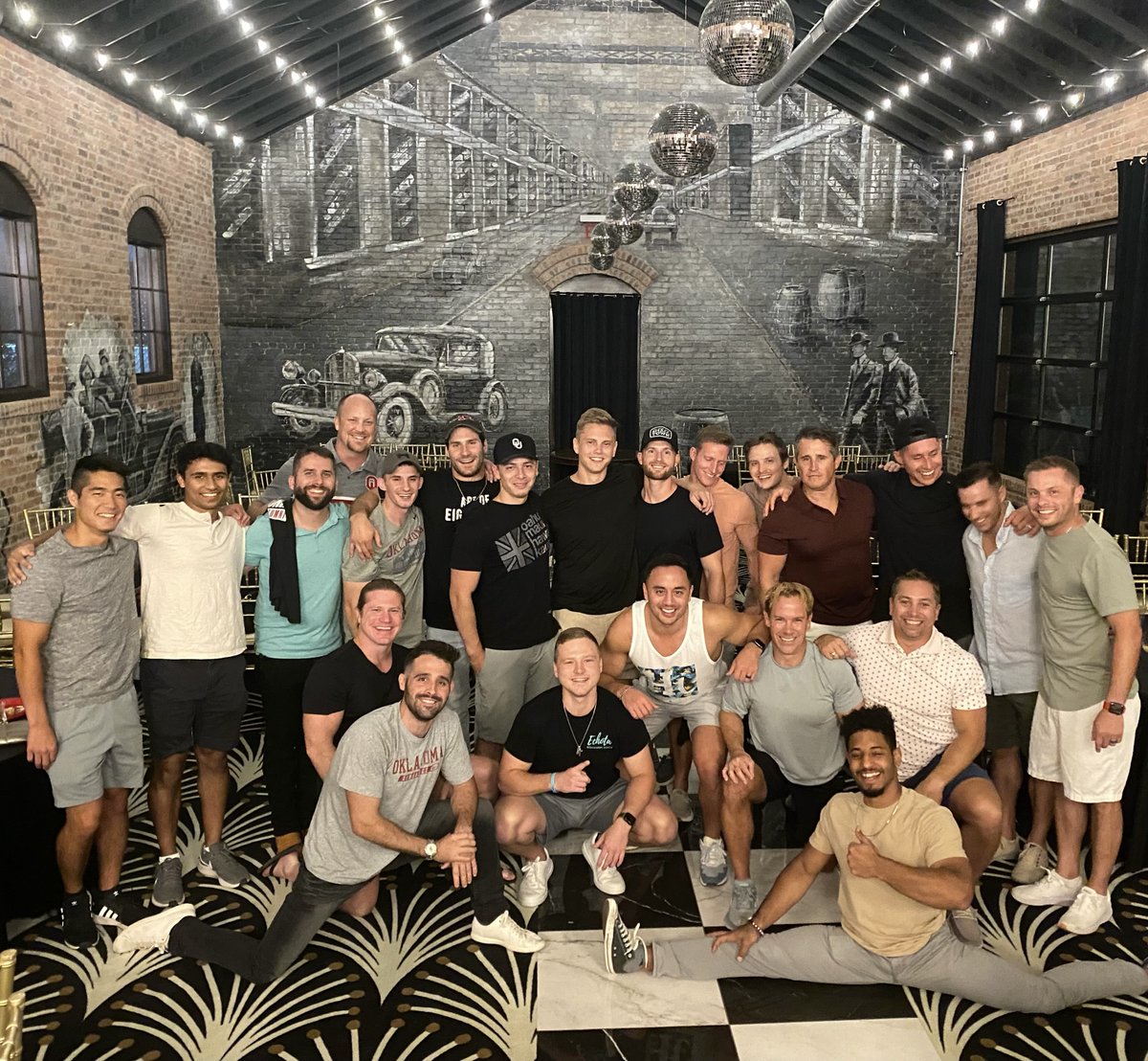 wellsgymn's tweet image. There&apos;s a lot of love in this room.

#OUFamily | #AlumniWeekend