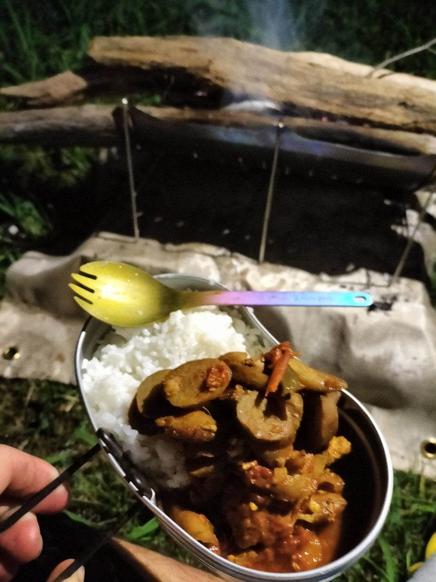 Genchaan55's tweet photo. @16hoursJourney すごく綺麗なフライパン
応募させていただきます

ごぼうと鶏肉のカレーです
最近はカレーにハマってます https://t.co/bjPzVXefzi