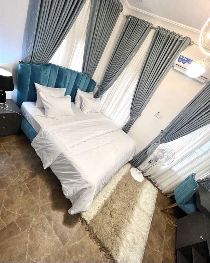 shortletsbytim's tweet photo. 1 bedroom apartment available for shortlet
location: katampe abuja
Price: 65k/night
Whatsapp: +2348130241250

#abujashortletapartment #abujashortlet #apartment #airbnb #realestate #abuja #federalcapitalterritoy #nigeria #trend #tiktok #viral #rent #house #video #hotel https://t.co/bGesqHGdfr
