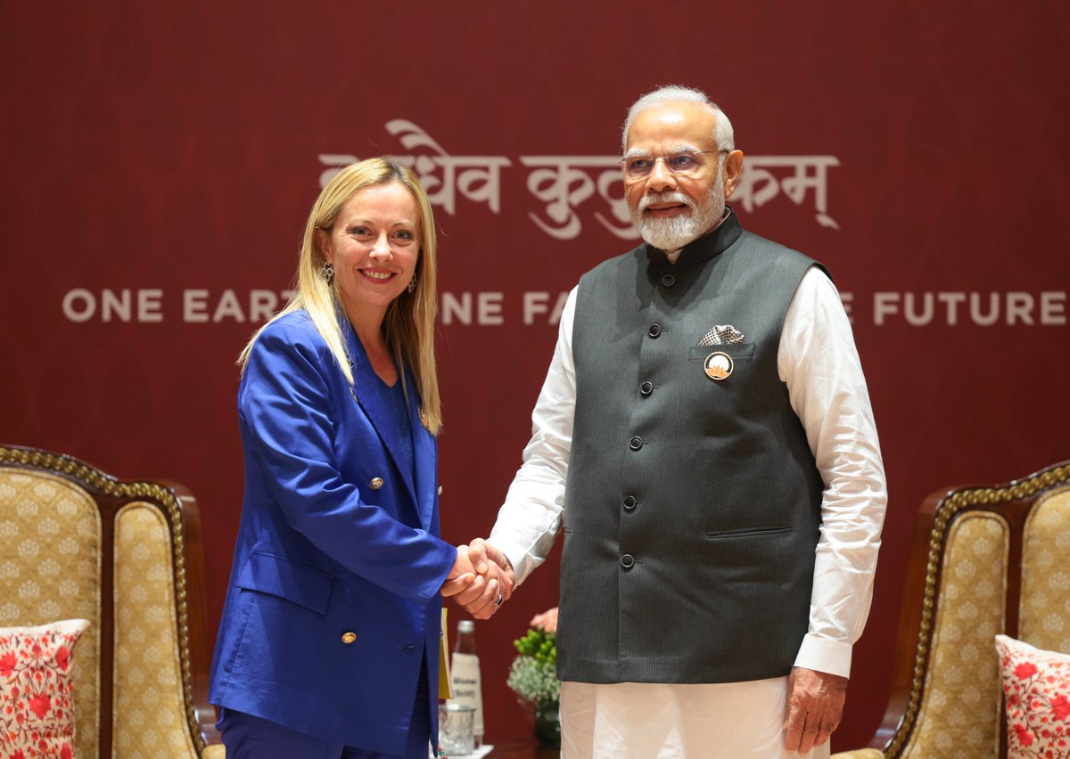 Narendra Modi tweet media