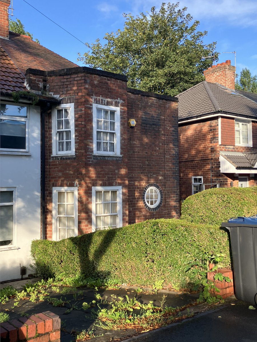 Elizabeth Thomson (@lizey13) on Twitter photo This 1920s end-of-terrace on the Tennal Hall housing estate in Quinton, Birmingham is the only house left with its original windows and untouched brickwork. I’ve pondered the significance of this house but should it be listed <a href="/MunicipalDreams/">Municipal Dreams</a> ? This 1920s end-of-terrace on the Tennal Hall housing estate in Quinton, Birmingham is the only house left with its original windows and untouched brickwork. I’ve pondered the significance of this house but should it be listed <a href="/MunicipalDreams/">Municipal Dreams</a> ?