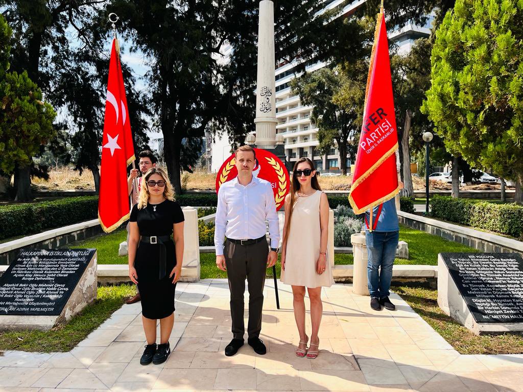 birceturker's tweet photo. 9 Eylül 1922 günü süvari birliklerinin emniyetini sağlamak için öncü manga olarak ilerleyen 4 Kahraman Mehmetçiğimizin şehit olduğu ve defnedildiği yer Halkapınar İstiklal Şehitliği’nde çelenk sunumu yapıp dualar okuduk. 
@umitozdag @BoyunagaSeckin https://t.co/SQFrbrao97