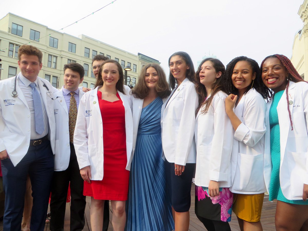 Congratulations to our fabulous first-year MD-PhD students on receiving their white coats!