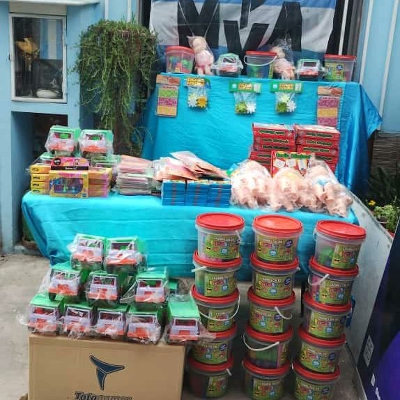 MPAPRENSA's tweet photo. MPA LA MATANZA

Los cros y cras del MPA de Villa Scasso del Centro Barrial Latinoamerica, pudieron organizar y celebrar el Día del Niño, no sólo con el esfuerzo de todos ellos, sino gracias a la solidaridad del cro Pablo Ayala. Solidaridad popular y lucha por la justicia social https://t.co/JAQNah6vrB