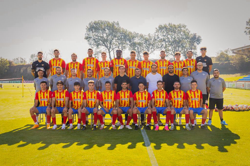 𝗙𝗢𝗧𝗢 𝗢𝗙𝗜𝗖𝗜𝗔𝗟 𝟮𝟯/𝟮𝟰

Tots junts un altre cop i preparats per una nova temporada ❤️‍🔥

#SomHiTona #3RFEF5