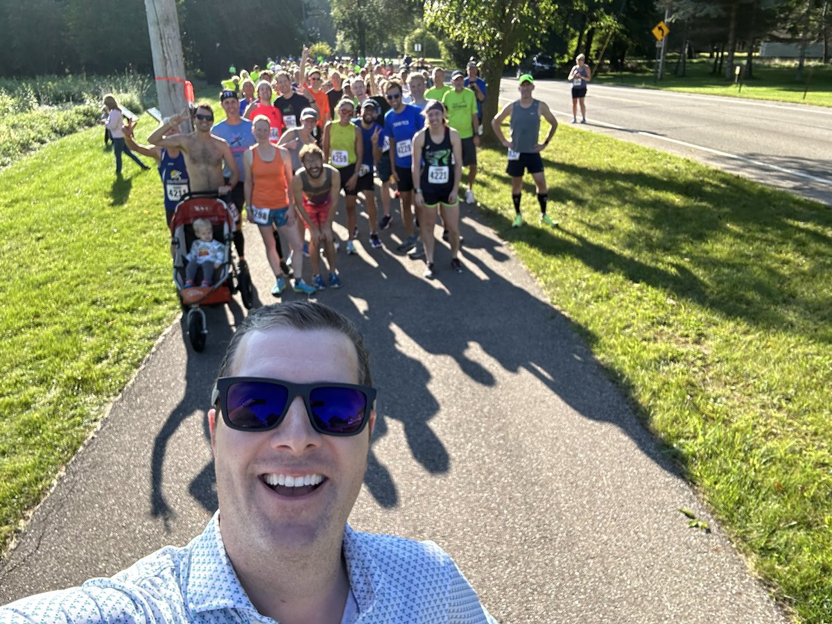 JeffPorterWX's tweet image. Peacock Strut: The 5K just commenced! @PCC1976 🦚🦚🦚