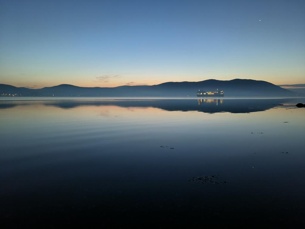 <a href="/Matt_Pinner/">𝐌𝐚𝐭𝐭 𝐏𝐢𝐧𝐧𝐞𝐫</a> Seatruck gliding into Warrenpoint Port, 6.04am today 💙