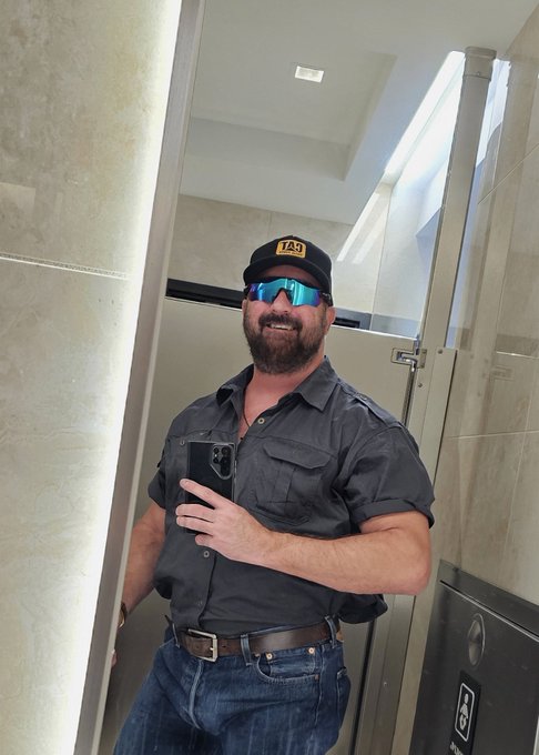 Balls are heavy. Time to breed https://t.co/G4dVtJA4fy