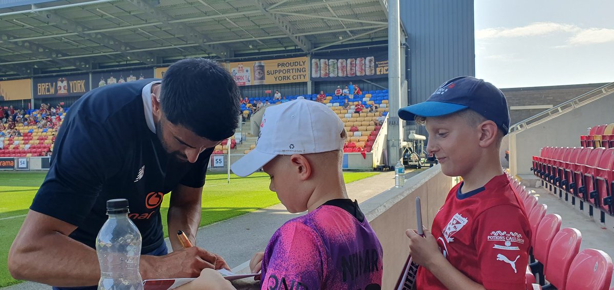 OsborneSteph1's tweet photo. Arrived an hour early for autographs....only got one 🤦 thanks Maz Kouhyar #ycfc ready for our first win of the season. Come on! https://t.co/bHxEBez0WN