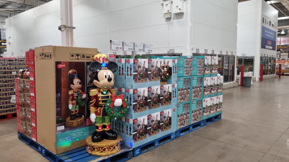PontyGary's tweet photo. @LeeJarvis10 Have you not been to Costco since the end of July 🎄 https://t.co/IOuKAECgzp