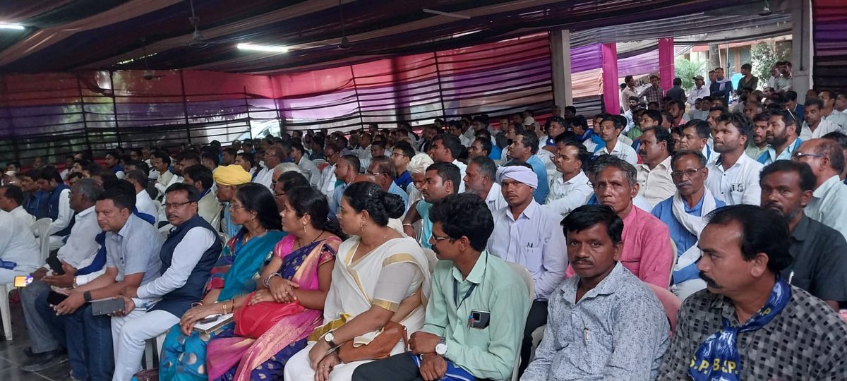 आज छत्तीशगढ़ प्रदेश की बैठक रायपुर में हजारों की संख्या में पार्टी के कार्यकर्ता आये इस बार संदेश साफ है बसपा बड़ी भूमिका निभाएगी आने वाले चुनाव में ।जय भीम जय भारत जय कांशी राम