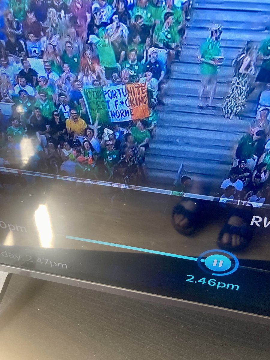 Flag spotted in the crowd 🤣 is this the work of ⁦<a href="/Askaudreylike/">Reggie, Blackrock Road</a>⁩ ?? #IREvROM #RWC2023 #ROGPARLEFRANÇAIS