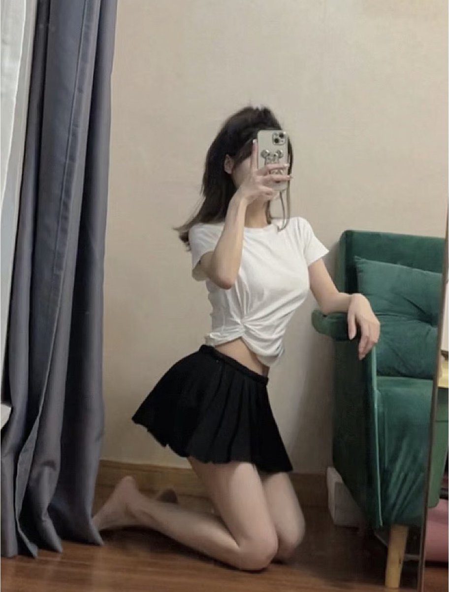 yuexiaoyue98's tweet photo. 开放电报群啦！
广州的小哥哥小姐姐转发这个推，私我我给你发电报群链接。 https://t.co/rOlzuLclBi