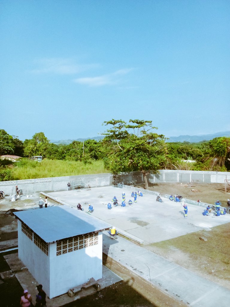 PsuvBrion's tweet photo. #Enterate Seguimos con la reconstrucción del liceo nacional Jose Antonio Paez, gracias a la orden de nuestro presidente @NicolasMaduro y el apoyo del gobernador @HectoRodriguez e compromiso del alcalde @yohanponce . Y vamos por mas.

@dcabellor
#briontieneconque https://t.co/rjwgHDg5C2