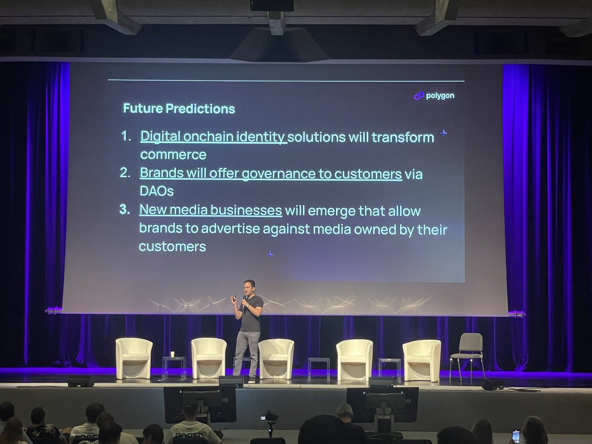 ana_nft's tweet photo. The future of loyalty programs with @RyanKuhel at @LuganoNFTfest https://t.co/GmRghGqqB7